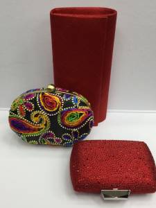 pochette de soirée , colorées , fushia , rouge etc 