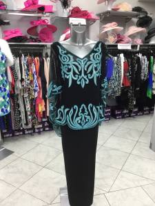 tunique habillée noire et bleu 375 €