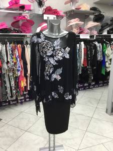 Tunique  349 € et 389 € du 38 au 56  : robe courte maille jersey noir du 38 au 56 : 189 €