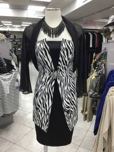 boléro noir avec sa robe noire et blanche zebree à marseille bdr