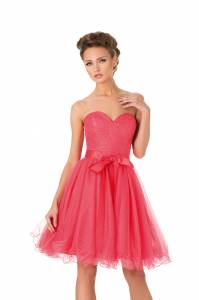 Robe de cocktail bustier rouge