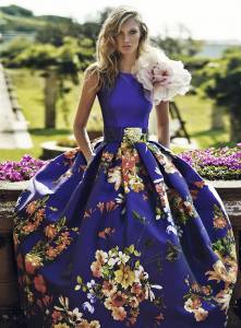 robe bleue fleurie pour cocktail très classe près d'aix en provence paca
