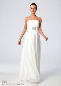 Robe de mariée bustier longue  6 coloris de la taille 38 à 50 pour 389€