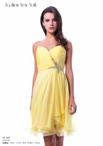 Robe de soirée bustier disponible en 3 coloris et de la taille 36 à 44 à marseille 