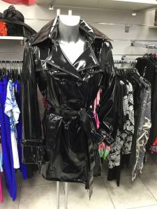 Ciré noir mini trench , modèle LORENA , du 38 au 48 : 189 €