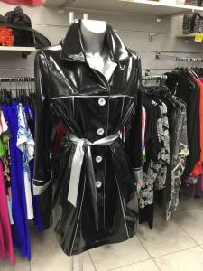 Ciré JULIA , capuche amovible , 219 €