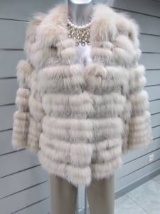 veste fourrure marseille : yves salomon 1589 €