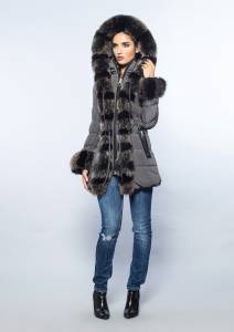Veste fourrure femme pour un hiver chaleureux à Marseille