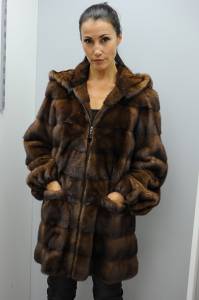 Veste fourrure femme pour un hiver chaleureux à Marseille