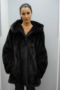 Veste fourrure femme pour un hiver chaleureux à Marseille