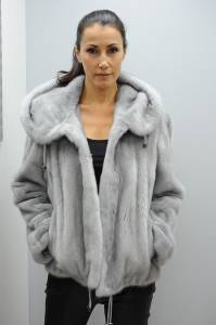 Veste fourrure femme pour un hiver chaleureux à Marseille