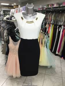 robe courte chic et classe , noire et blanche , a marseille pour lm gerard