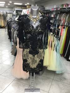 robe chic courte , dentelle noire sur fond nude , collection forever 2016 a marseille