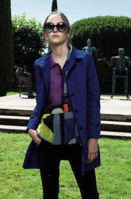 chemise couleur violet et vert