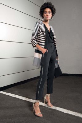 Edas tenue noir et veste rayée