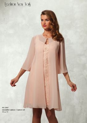 ensemble de soirée rose pâle profil