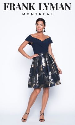 robe col échancré en V avec volant