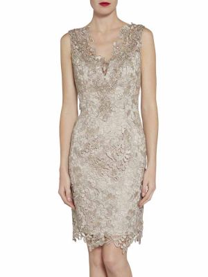 robe courte cérémonie dentelle et broderie