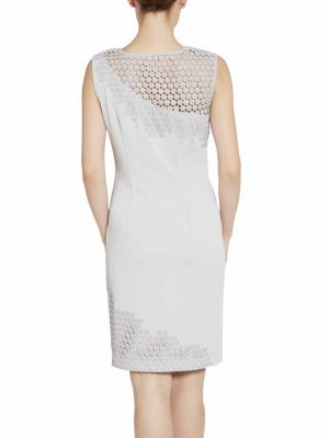 robe courte de cocktail blanc cassé vue de dos