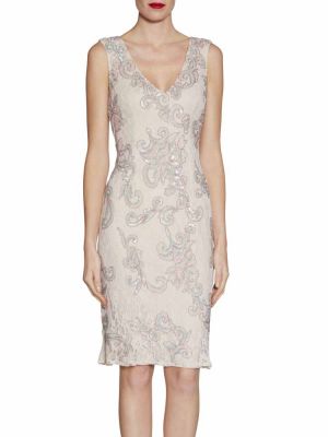 robe courte de cocktail argentée et blanc cassé