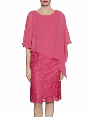 robe courte de cocktail rose et dentelle profil
