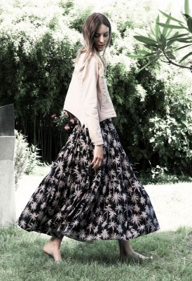 robe longue noire imprimée fleurs