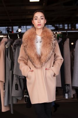 Sam Rone veste marron clair grand col fourrure renard